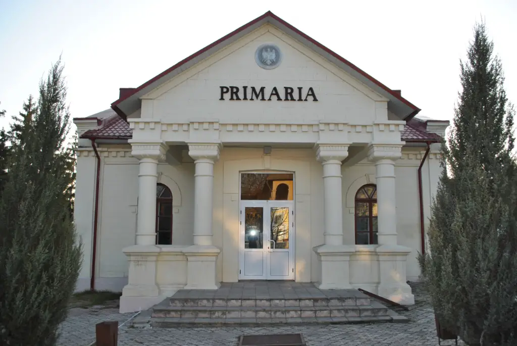 Evacuator auto disponibil în Edineț și oriunde ai nevoie în Moldova.