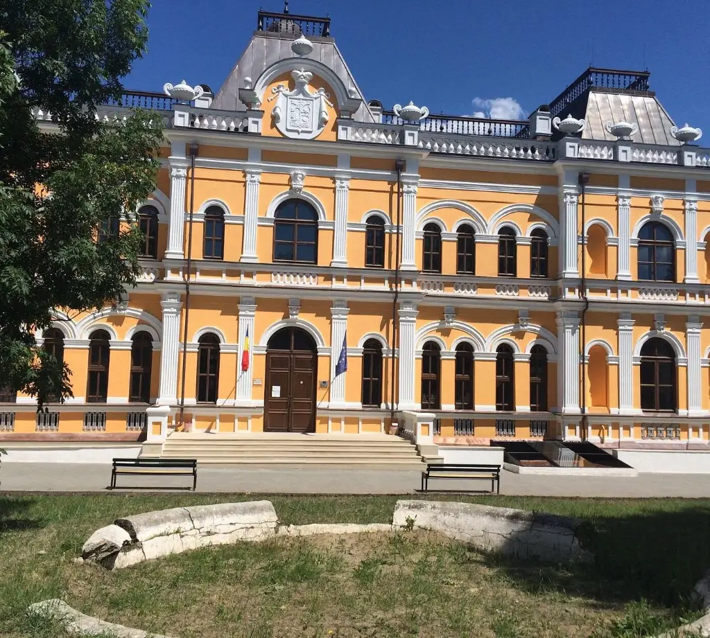 Evacuator auto disponibil în Hîncești și oriunde ai nevoie în Moldova.