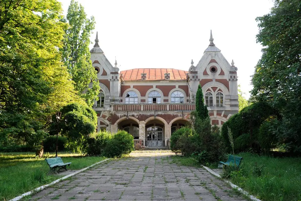 Evacuare auto profesională în Dondușeni și întreaga Republică Moldova.