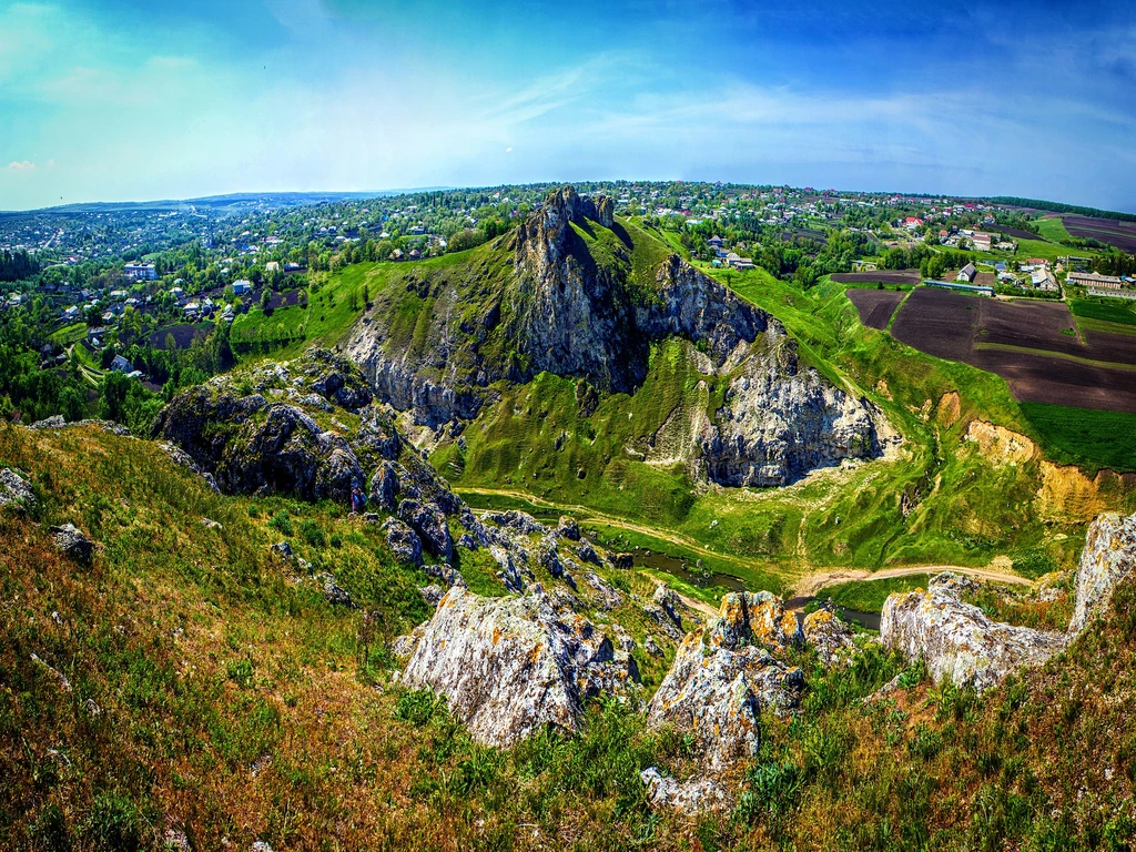 Servicii complete de evacuare auto în Corjeuți — rapide, sigure și disponibile permanent.